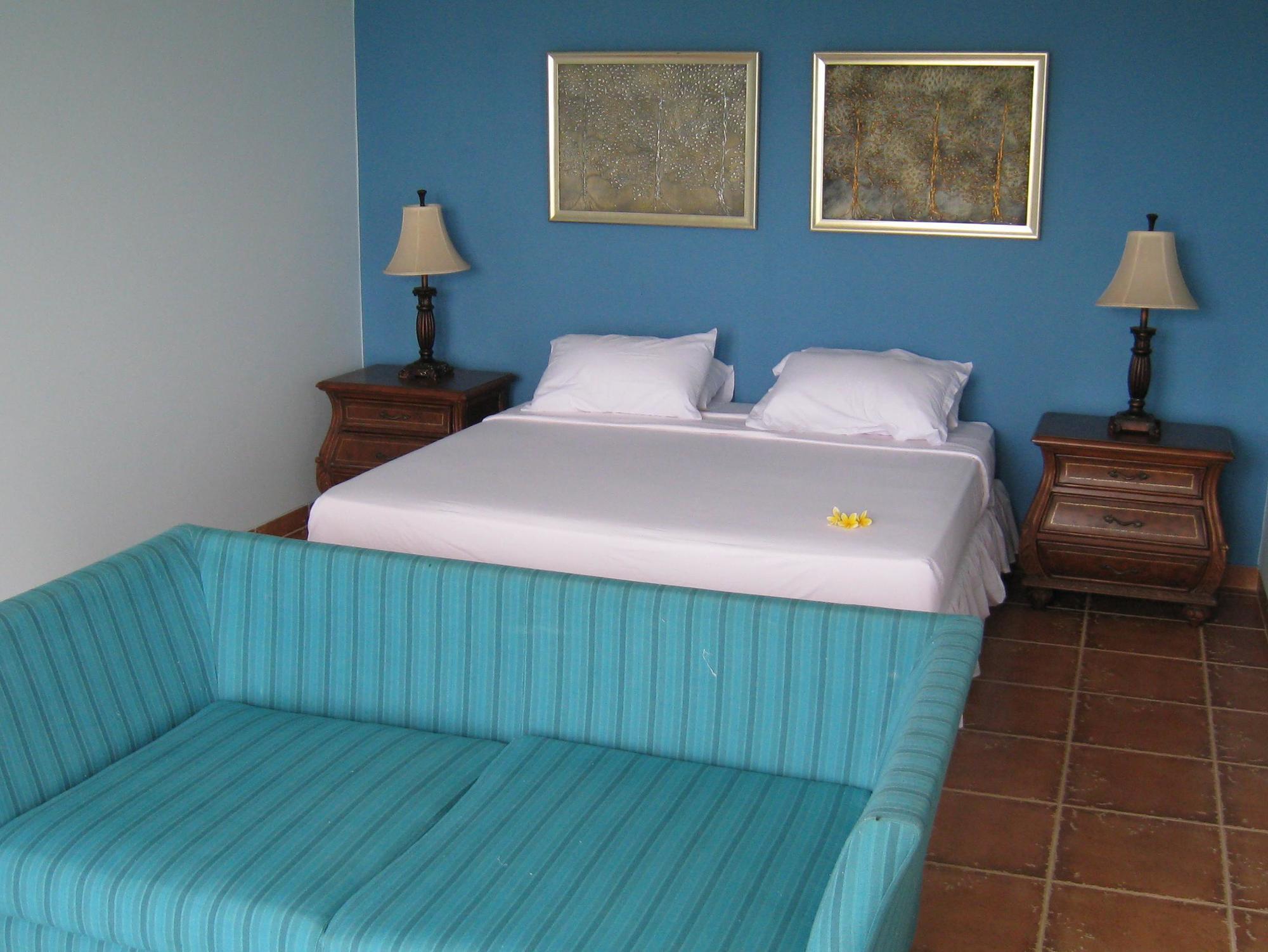 טנג'ונג לסונג Blue Whale Sanctuary Hotel מראה חיצוני תמונה